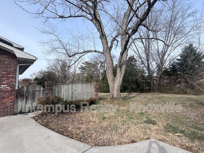 Foto del edificio - 9505 E Laurens Ln