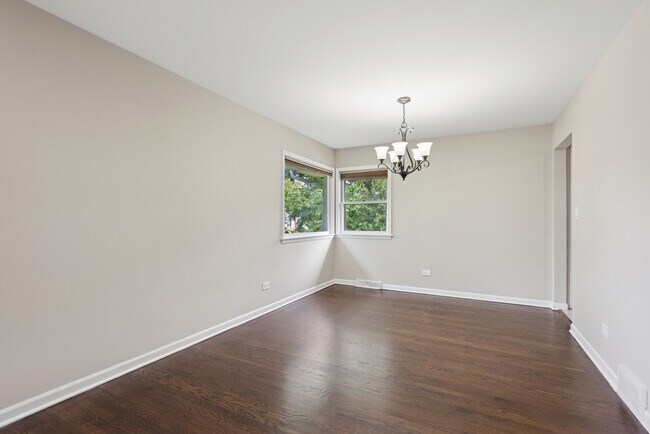 Building Photo - 1127 E Washington Blvd