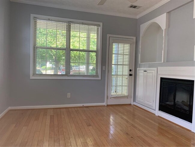 Foto del edificio - 320 Harmony Ct