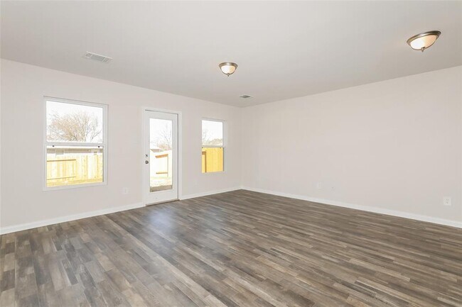 Building Photo - 13032 Green Wing Cir