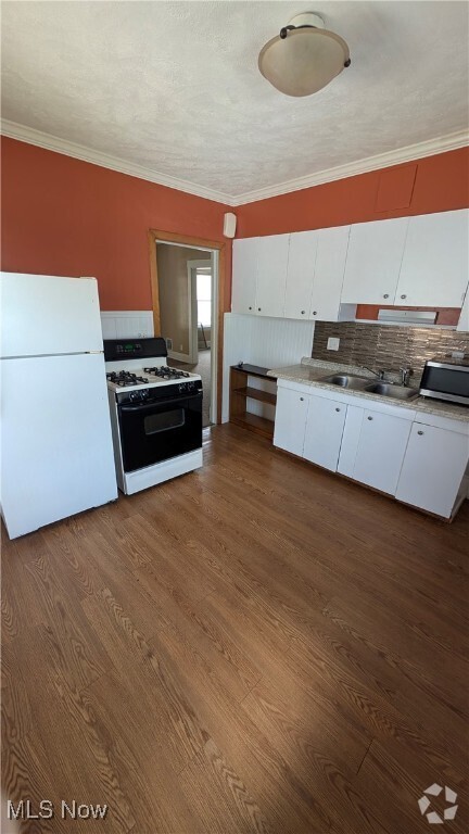 Building Photo - 1268 Clifton Prado