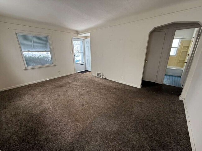 Foto del edificio - 3-BED, 1 BATH BEAUTIFUL SINGLE- FAMILY HOME IN MAPLE HEIGHTS!