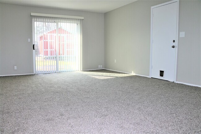 Building Photo - Adorable 3 bedroom Brick Ranch