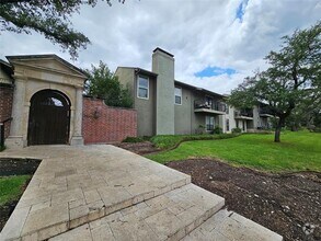 Building Photo - 5836 Birchbrook Dr