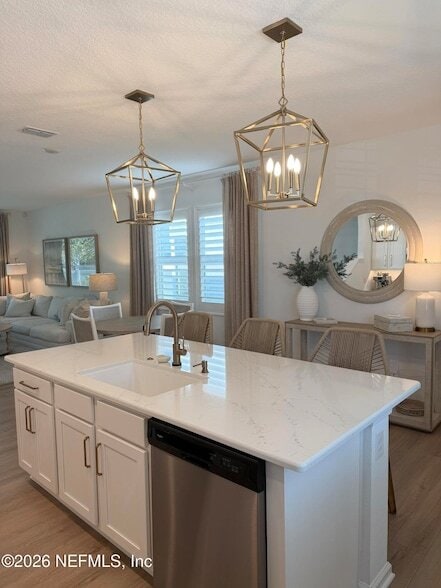 Building Photo - 8326 Zenith Cir