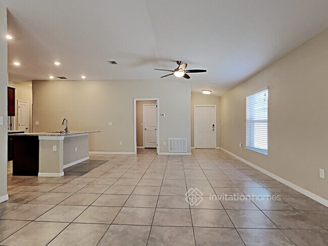 Building Photo - 10212 Strawberry Tetra Dr