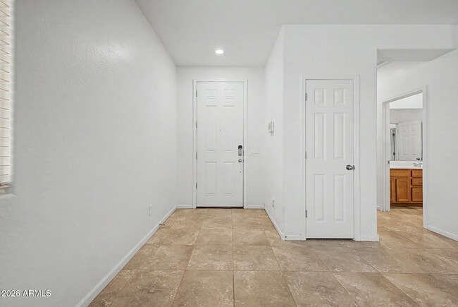 Building Photo - 3514 E Cowboy Cove Trail