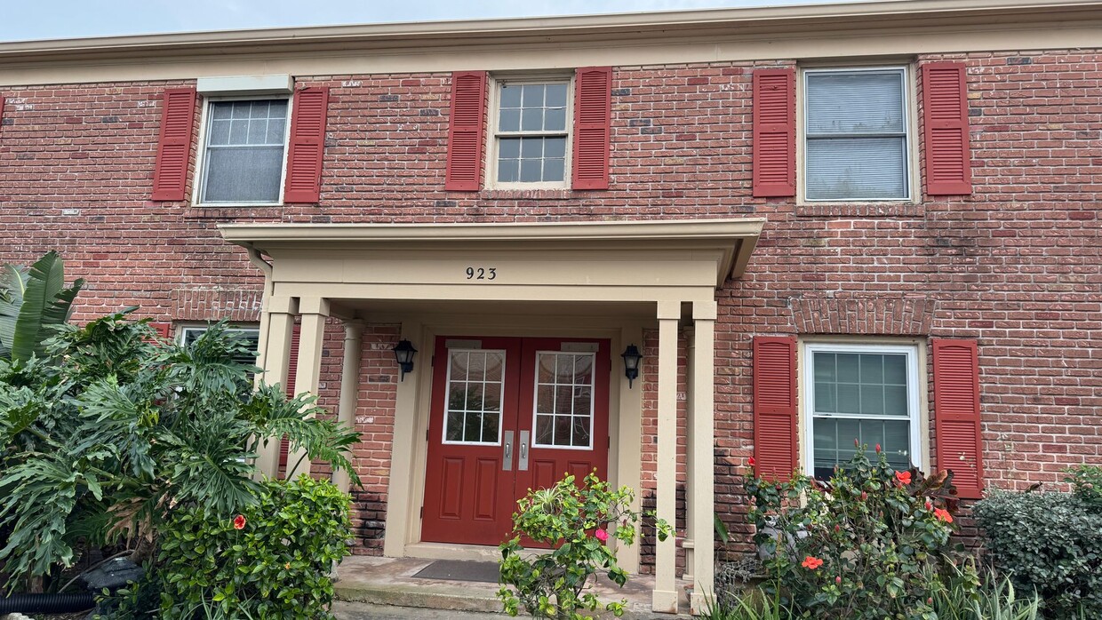 Primary Photo - Beachside condo 2nd floor!!