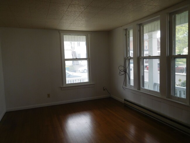 Foto del edificio - 122 Clayton Ave