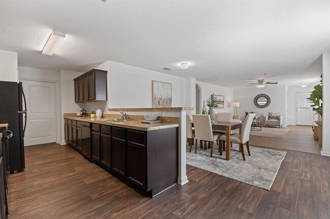 Foto del edificio - 1525 Breanna Ln