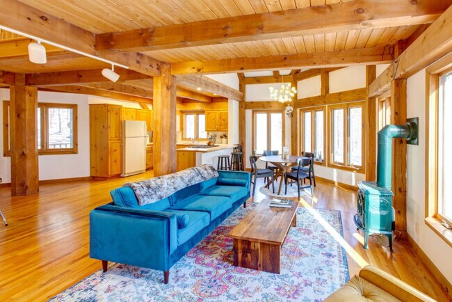 Foto del edificio - 93 Zych Rd