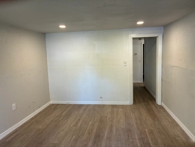 Foto del edificio - 2620 E 33rd Ave