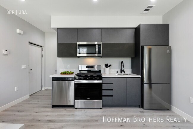 Foto del edificio - 15106 Roxford St