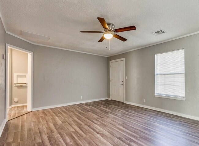 Photo - 3706 N Rockwell Ave House