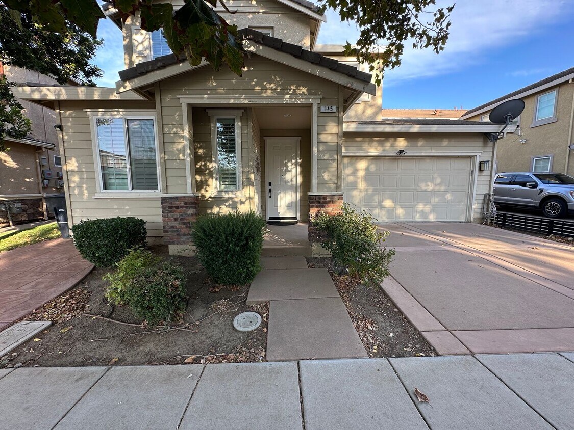 Primary Photo - Beautiful 4 Bedroom, 3 Full Bath W/ Office...