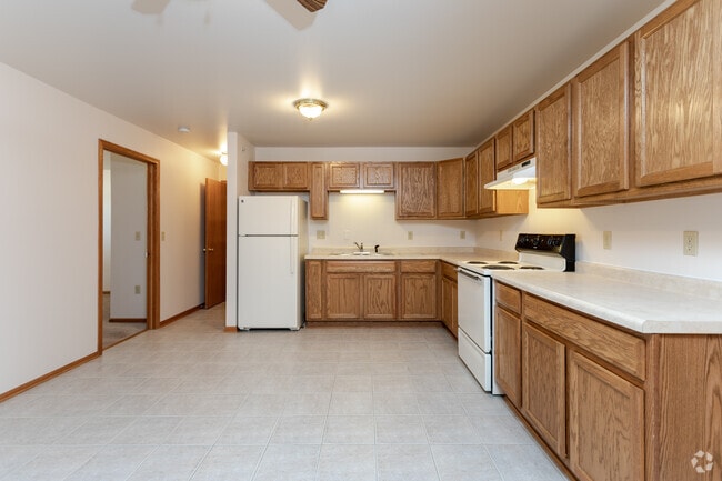 1BR, 1BA - Colonial Manor Apartments