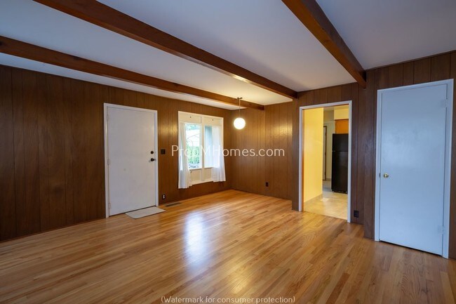 Building Photo - 865 7th St