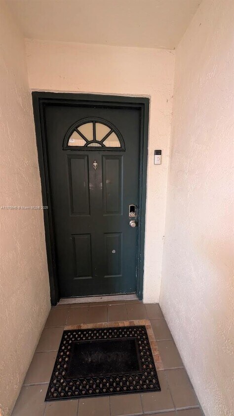 Foto principal - 6292 NW 186th St