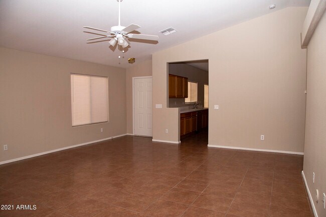 Foto del edificio - 1033 N Agave St