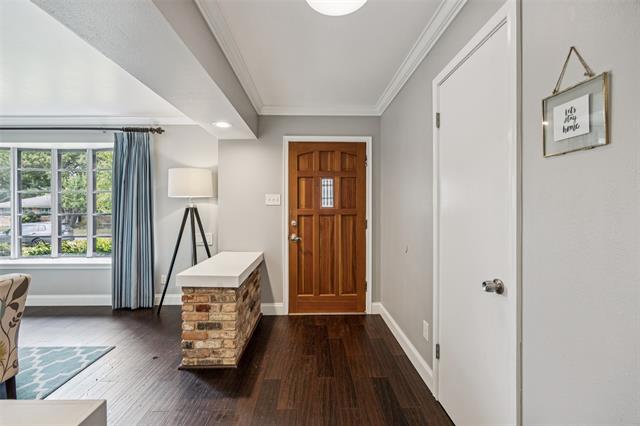 Foto del edificio - 8422 Sweetwood Dr