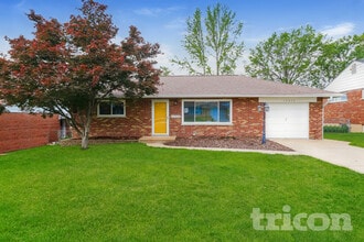 Building Photo - 10934 Vargas Dr