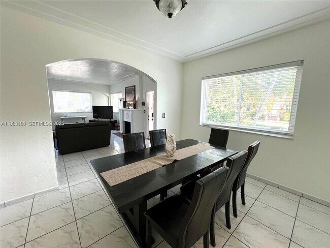 Foto del edificio - 2235 SW 23rd Ave