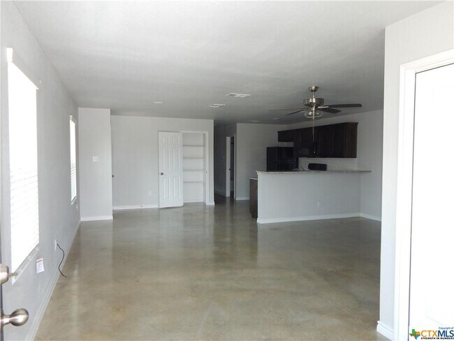 Building Photo - 1608 Tejas Trail