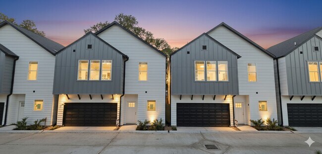 Building Photo - 4922 Hoover St