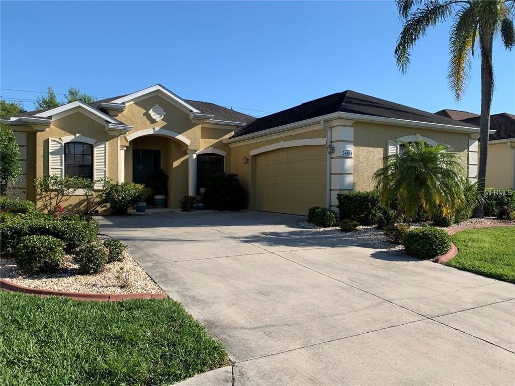 Foto principal - 24404 Lakeview Pl