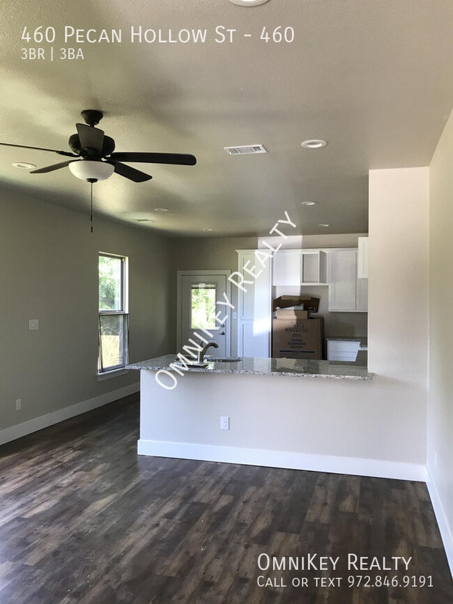 Foto del edificio - 460 Pecan Hollow St