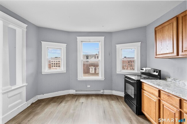 Building Photo - 33 Albert Pl