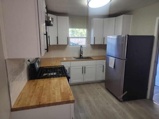 Foto del edificio - 3450 Cherokee Ave