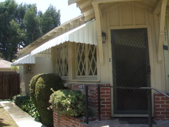 Front door - 737 N Avon St