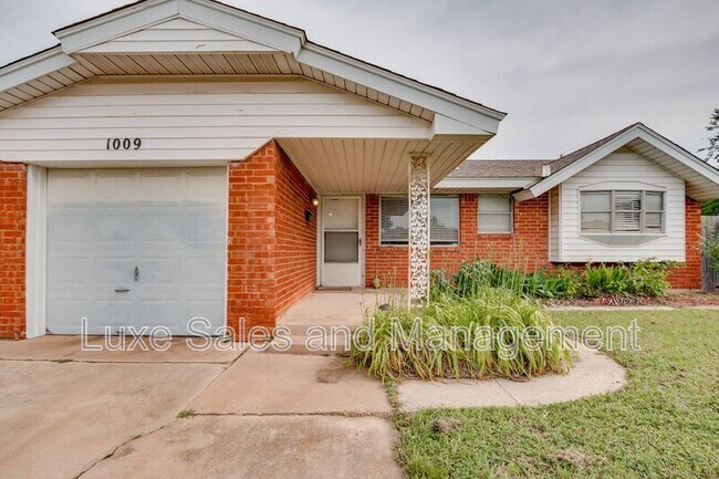 Photo - 1009 NW 12th St House