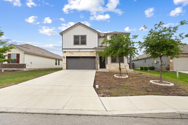 Foto del edificio - 4 Bedroom/2.5 Bath Paloma Subdivision