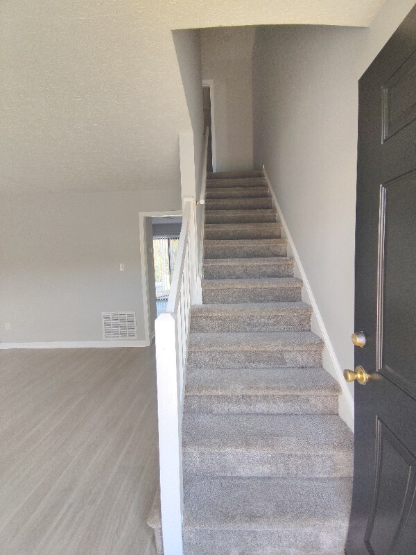 Building Photo - 29 Fonda Dr