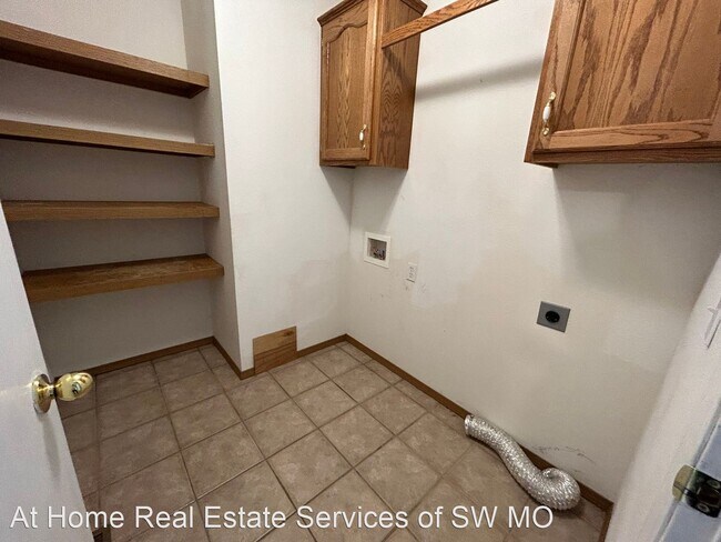 Foto del edificio - 3 br, 2 bath House - 3924 S El Amber