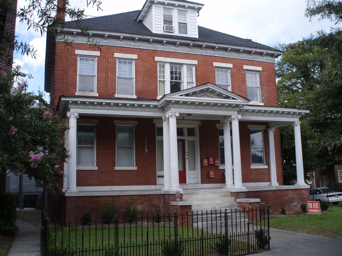 building - 1419 Colonial Ave