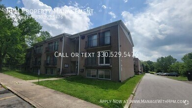 Building Photo - 723 E Waterloo Rd