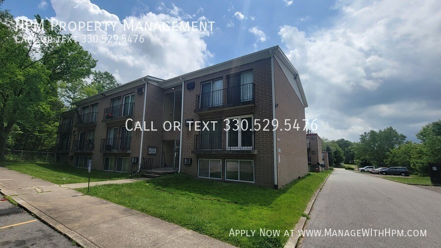 Foto principal - 723 E Waterloo Rd