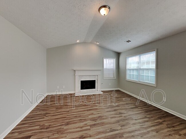 Building Photo - 135 Falcon Ridge Dr