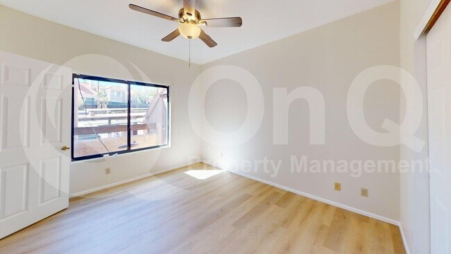 Foto del edificio - 2601 W Broadway Blvd