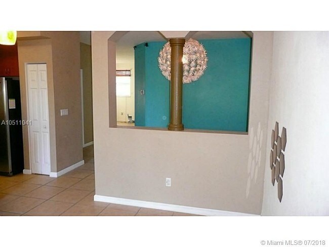 Building Photo - 471 NE 21st Ave