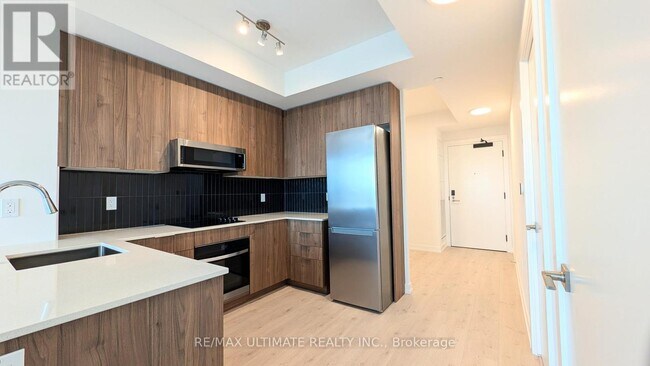 Photo du bâtiment - 2501 Saw Whet Blvd.