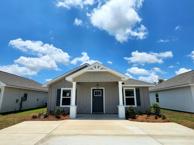 Building Photo - Brand new 3/2 available now in Foley