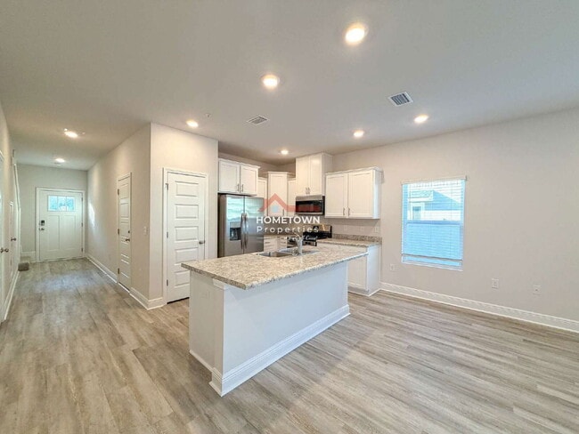 Building Photo - 714 Giese Ln