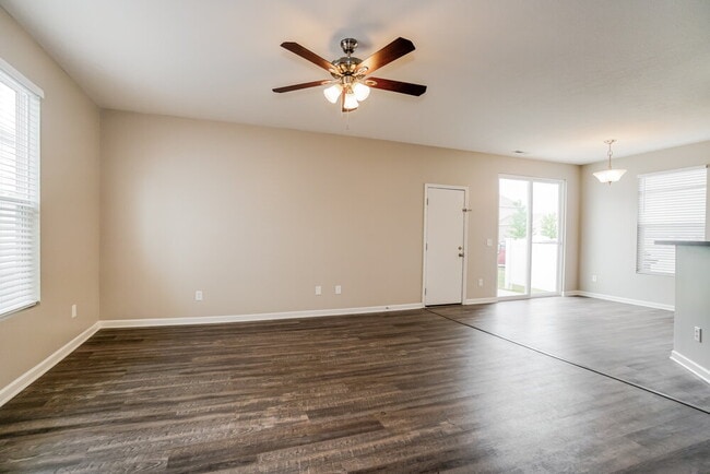 Foto del edificio - 5841 Marble Creek St