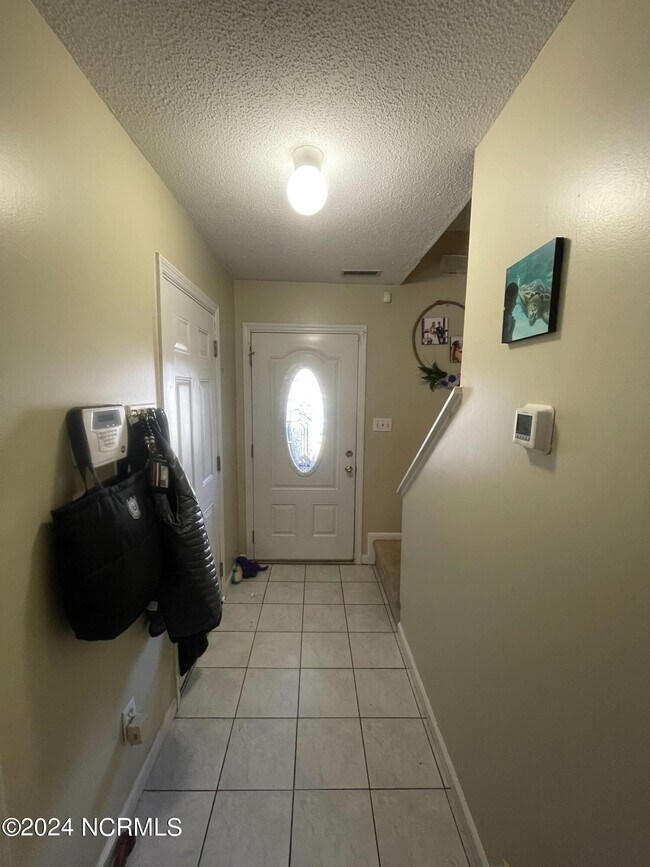 Building Photo - 24 S Onsville Pl