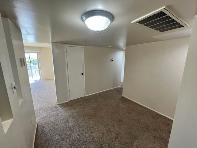Building Photo - Conveniently located Refreshed Two Bedr...