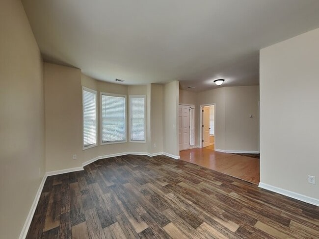 Building Photo - Welcome home, this house has it all!